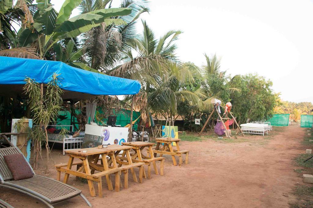 Wonderland Hostel Anjuna Exterior foto