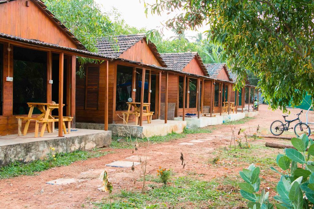 Wonderland Hostel Anjuna Exterior foto