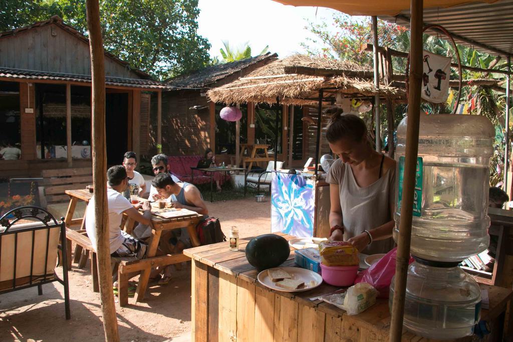 Wonderland Hostel Anjuna Exterior foto