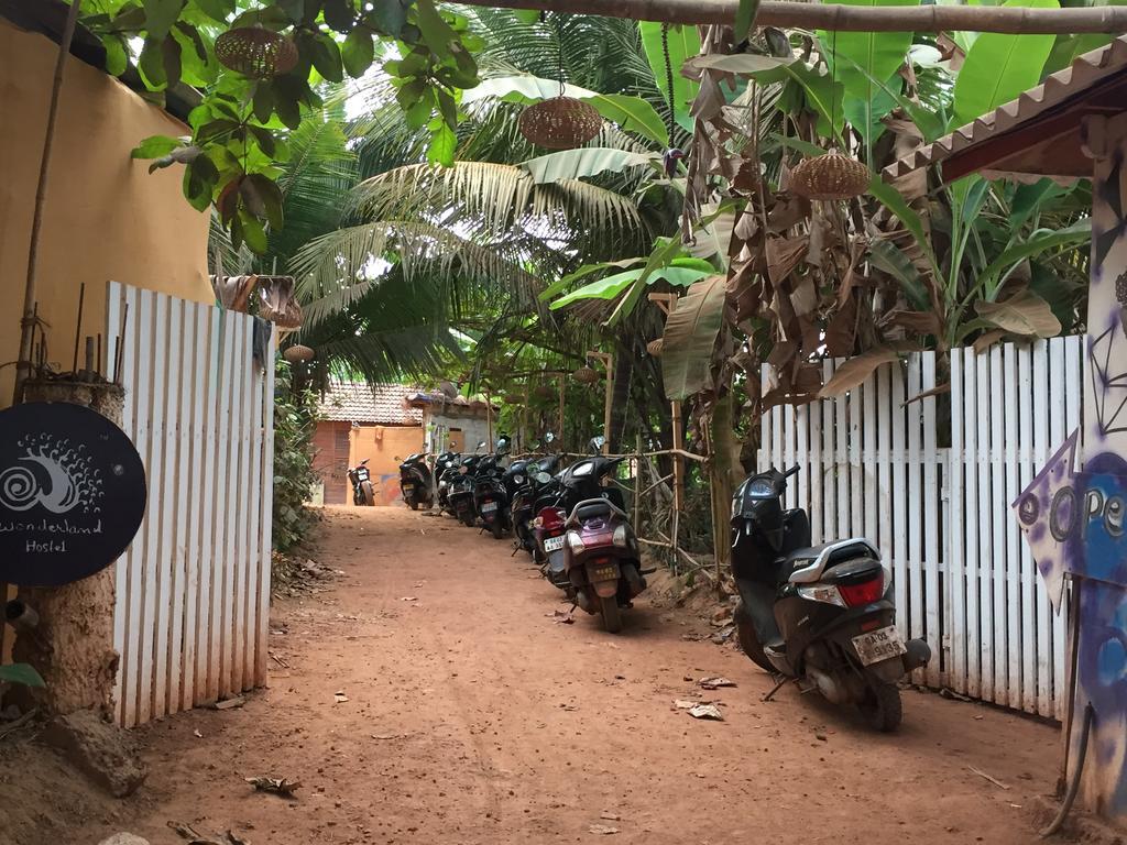 Wonderland Hostel Anjuna Exterior foto