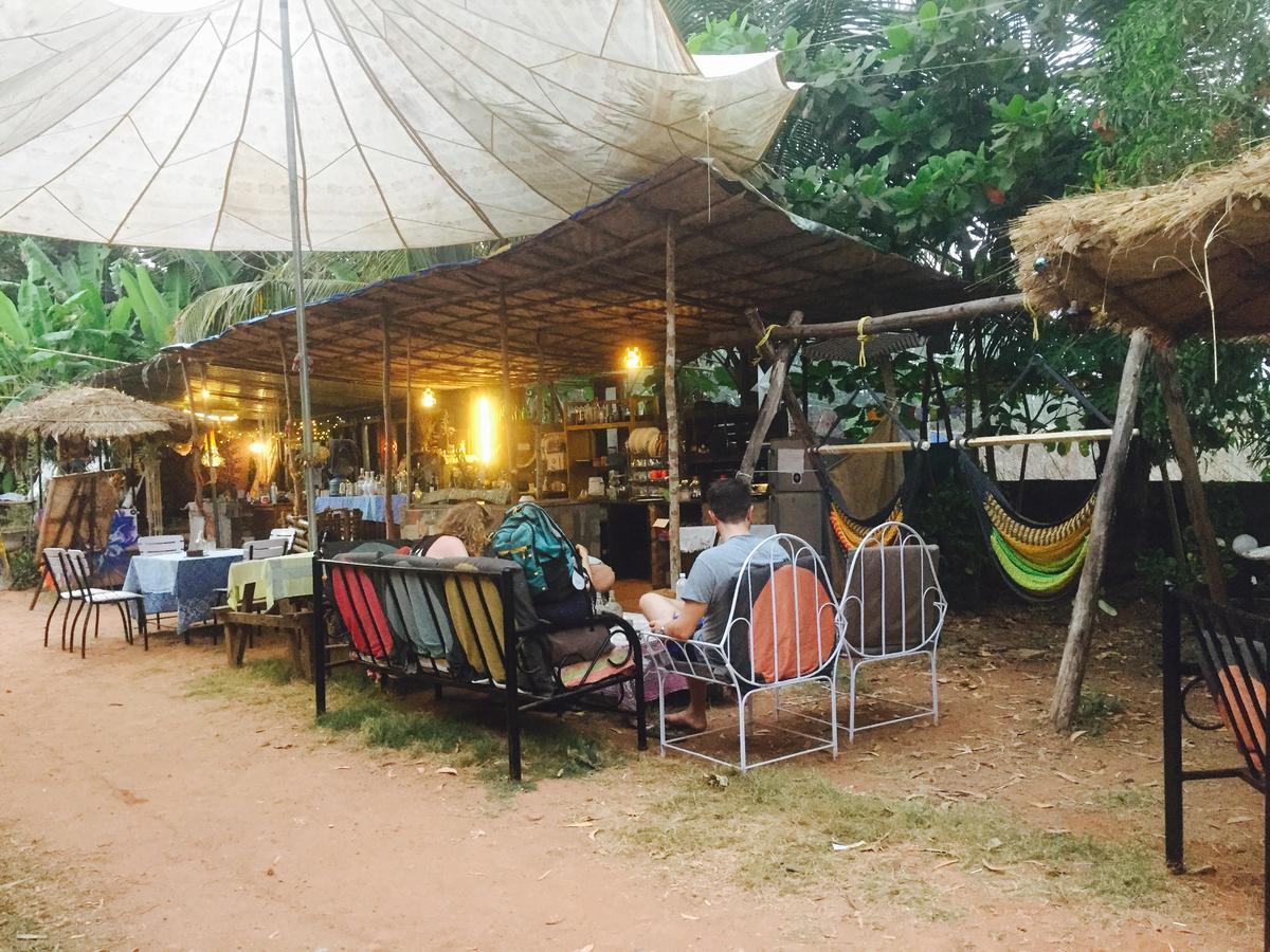 Wonderland Hostel Anjuna Exterior foto